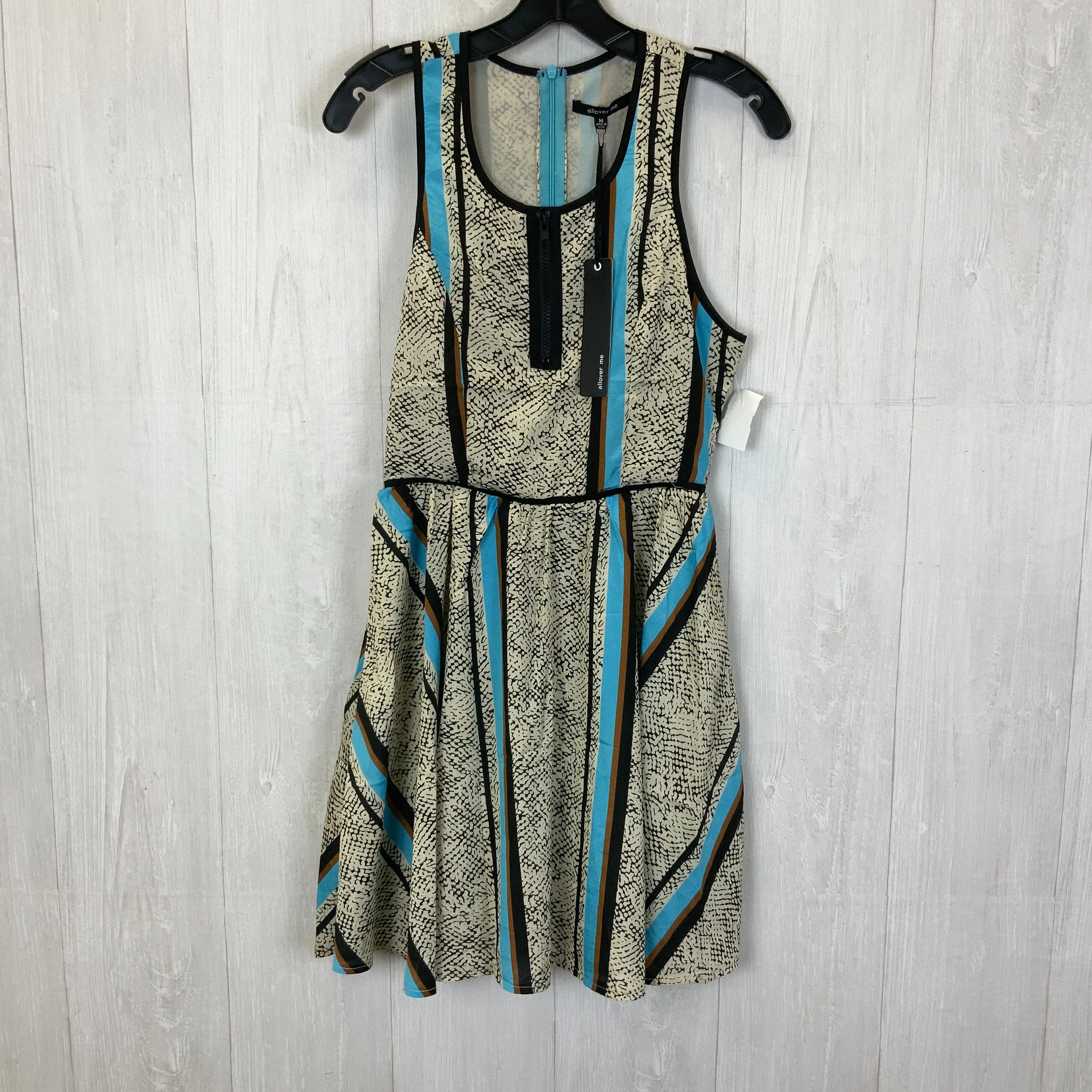 Dress Casual Short By Clothes Mentor  Size: M